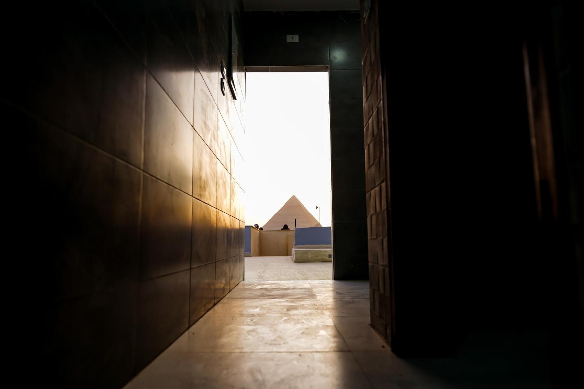 Pyramids Hotel Kafrat al Jabal Bagian luar foto