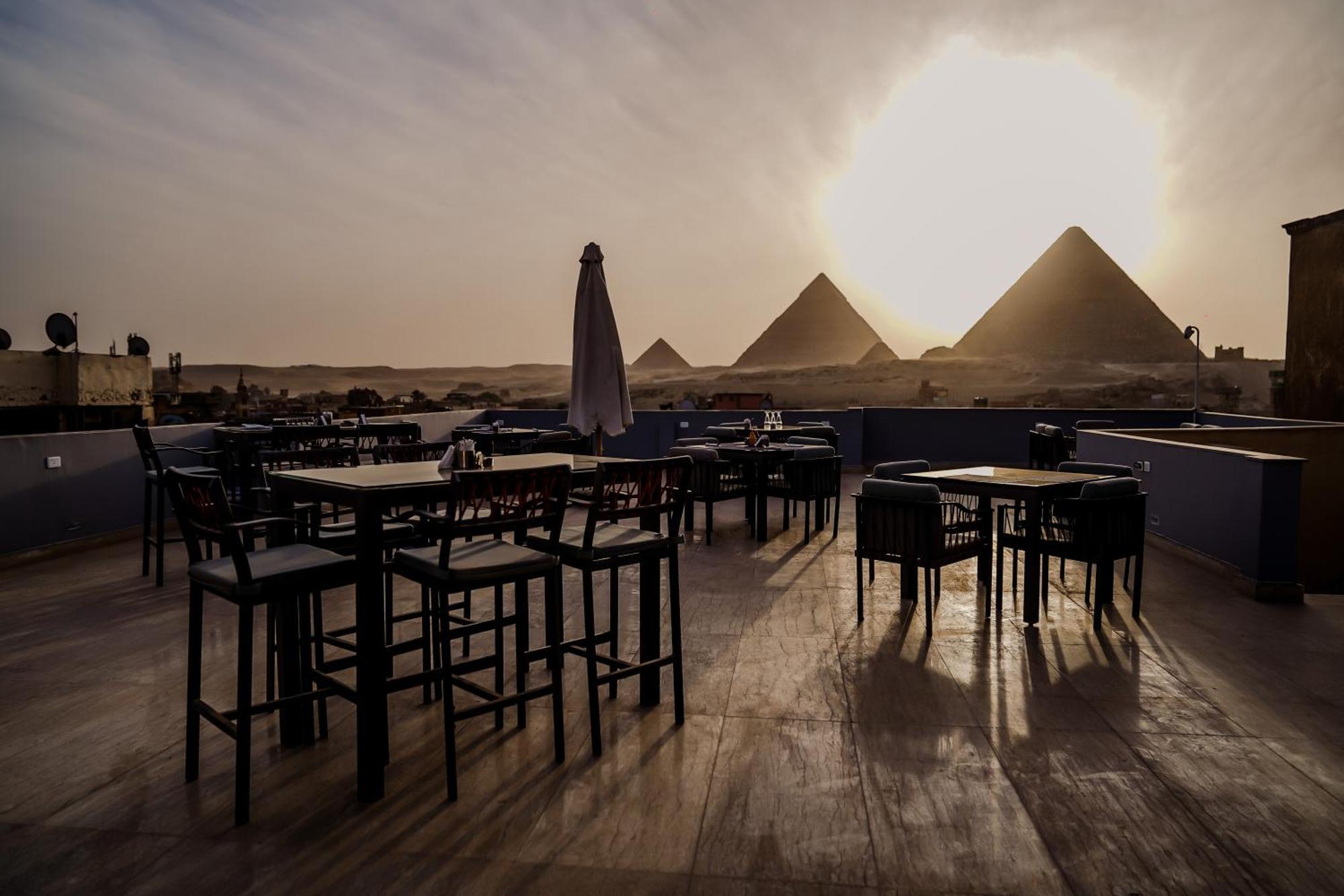 Pyramids Hotel Kafrat al Jabal Bagian luar foto