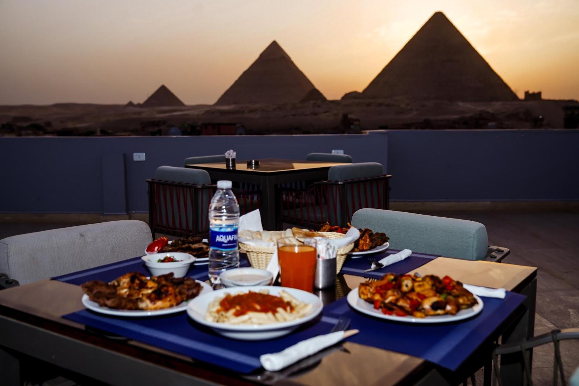 Pyramids Hotel Kafrat al Jabal Bagian luar foto