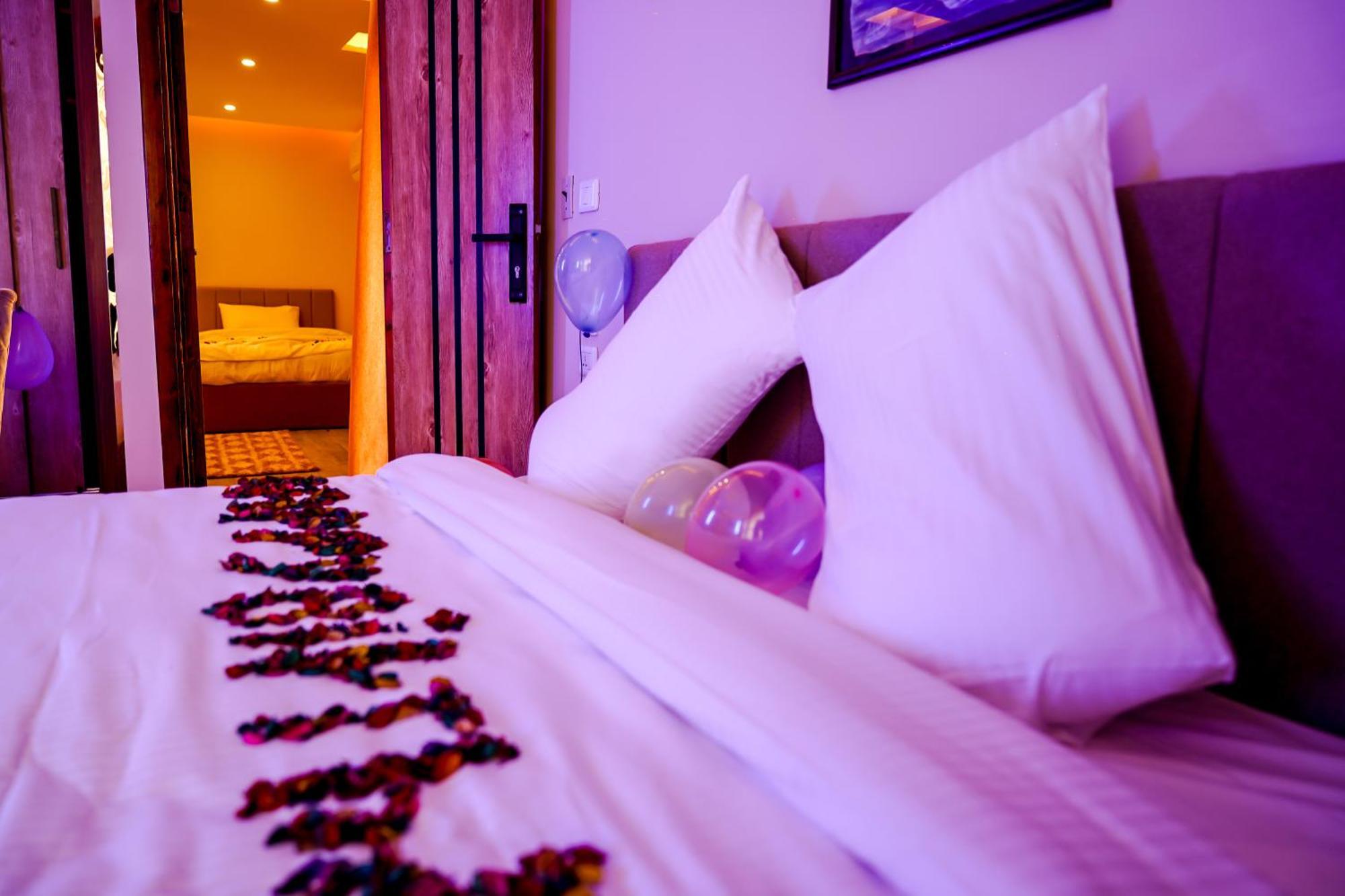 Pyramids Hotel Kafrat al Jabal Bagian luar foto