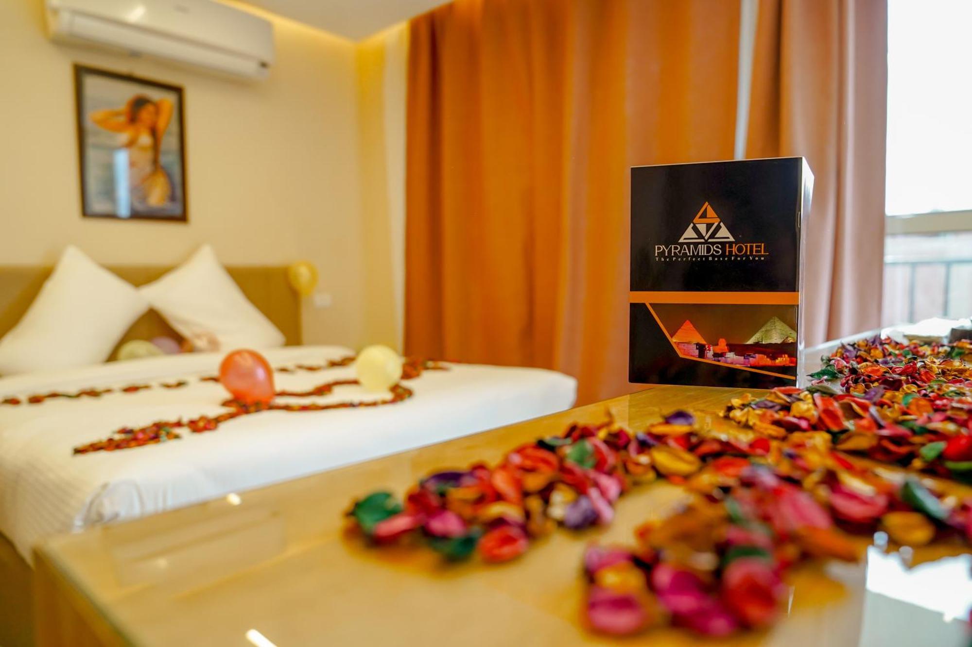 Pyramids Hotel Kafrat al Jabal Bagian luar foto