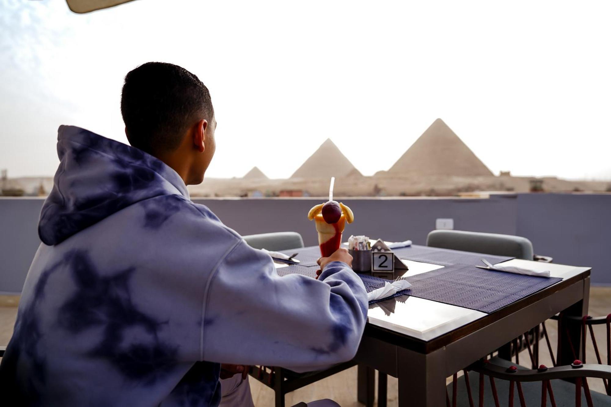 Pyramids Hotel Kafrat al Jabal Bagian luar foto