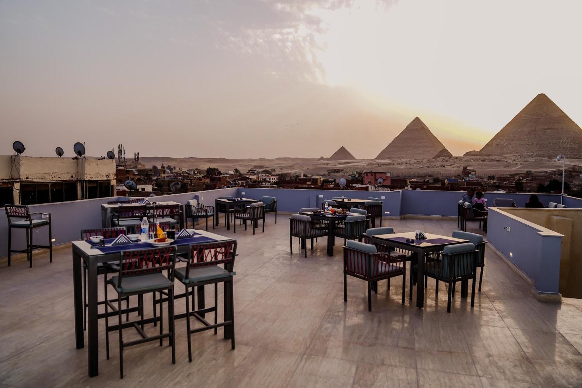 Pyramids Hotel Kafrat al Jabal Bagian luar foto