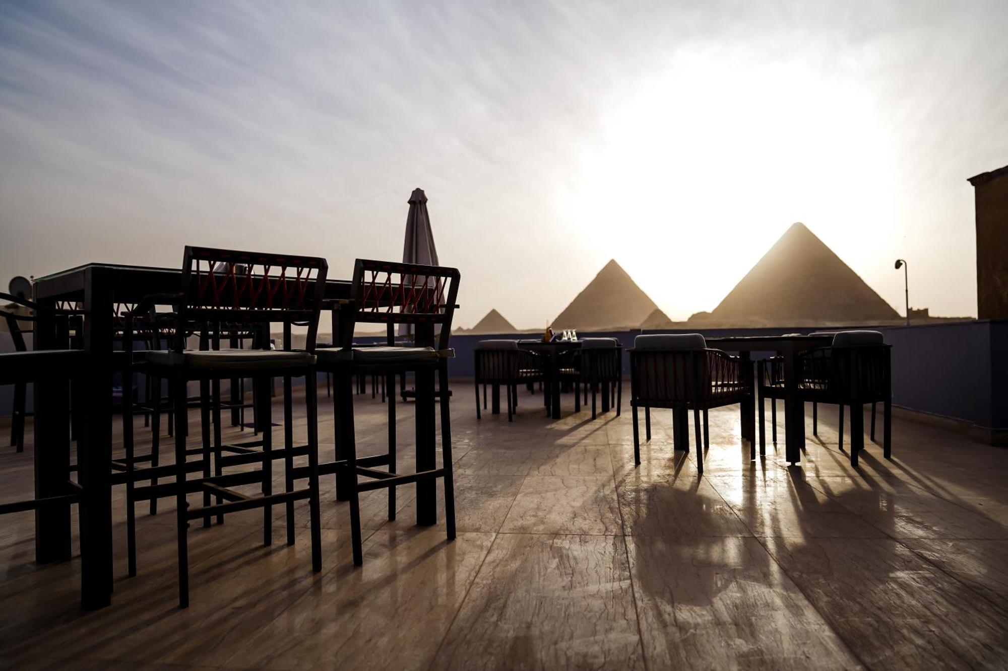 Pyramids Hotel Kafrat al Jabal Bagian luar foto